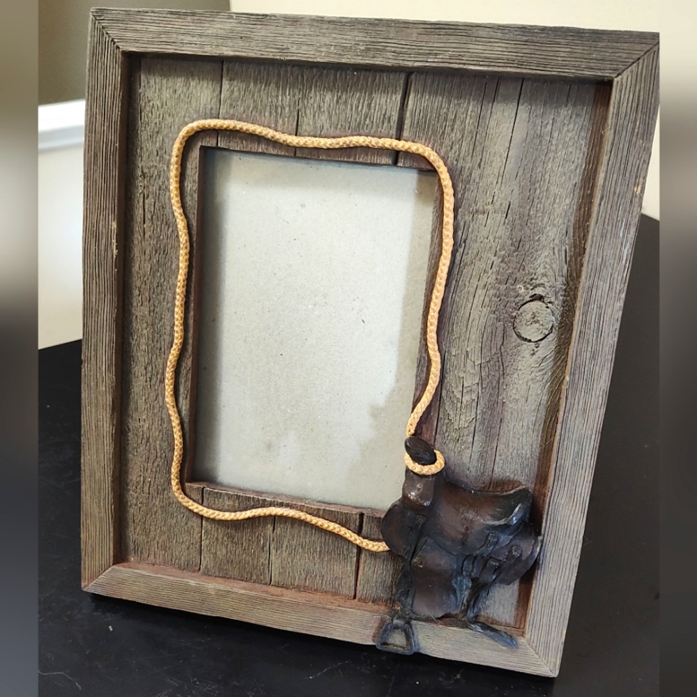 Vintage 6 1/2" x 4 1/2" Saddle & Rope wooden picture frame